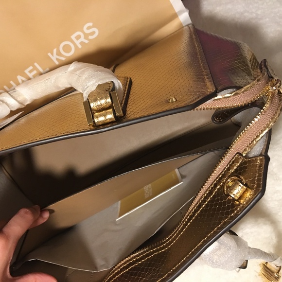 Micheal Kors purse NWT - Picture 4 of 5